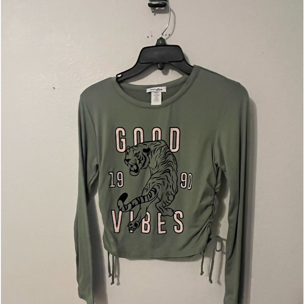 Cropped
Olive Green Ruched Cropped